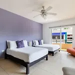 Spacious 2 Bedroom And Big Terrace Condo In Centro